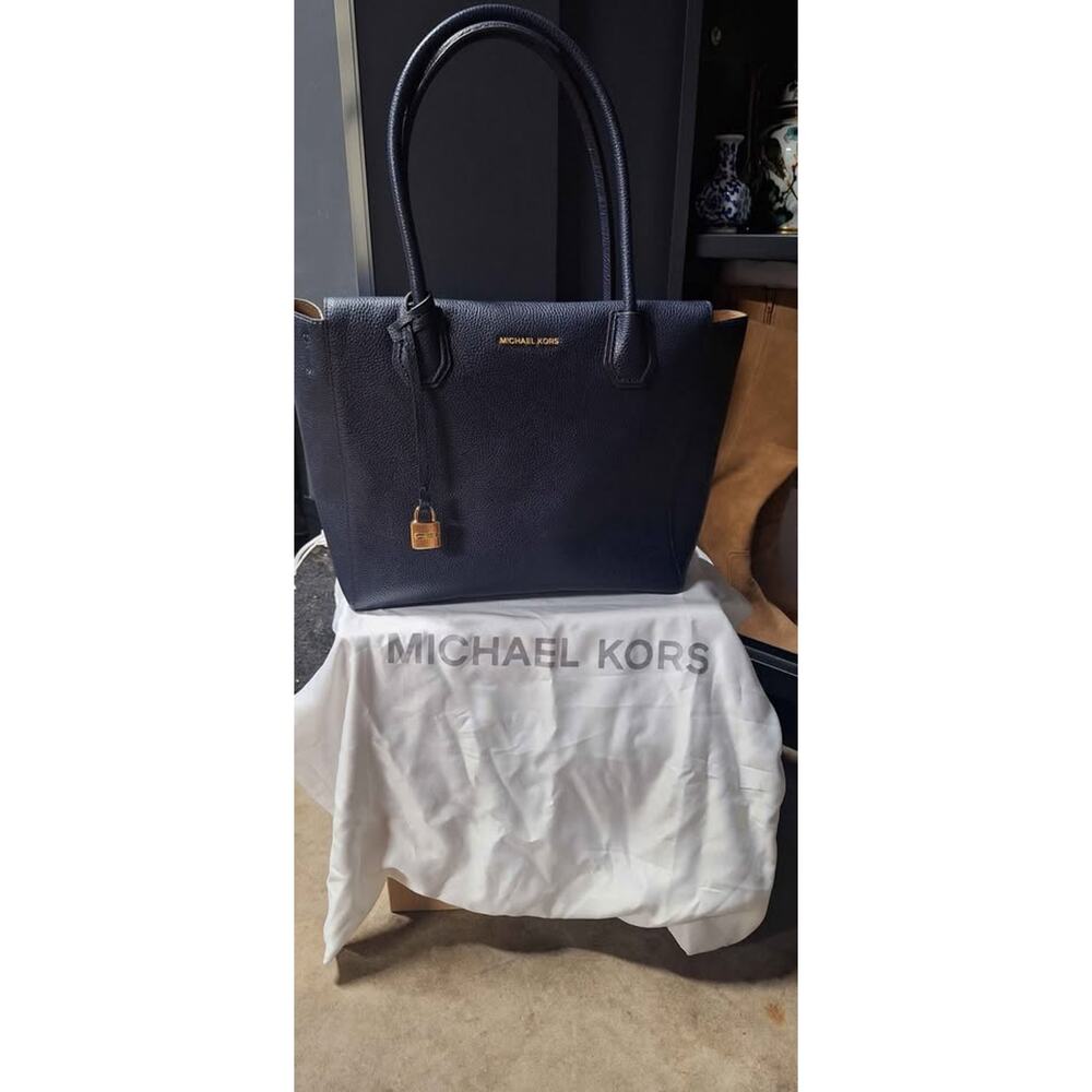 Michael Kors Mercer Large Satchel Leather Bag